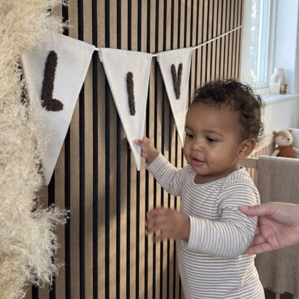 Linnen vlaggenlijn met teddy naam